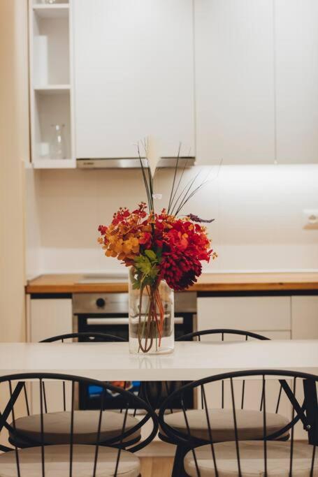 Luxury Apartment At Myslym Shyri Τίρανα Εξωτερικό φωτογραφία